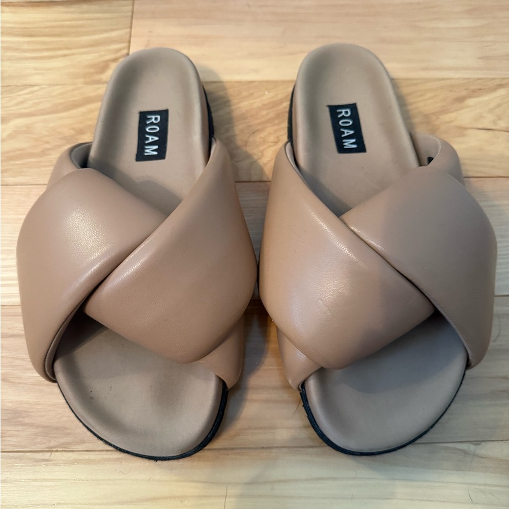 ROAM Women's Beige Cross Strap Sandals